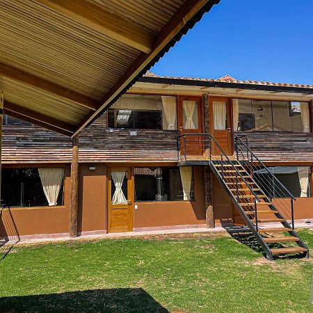 Light Wood Hotel Calca Exterior photo